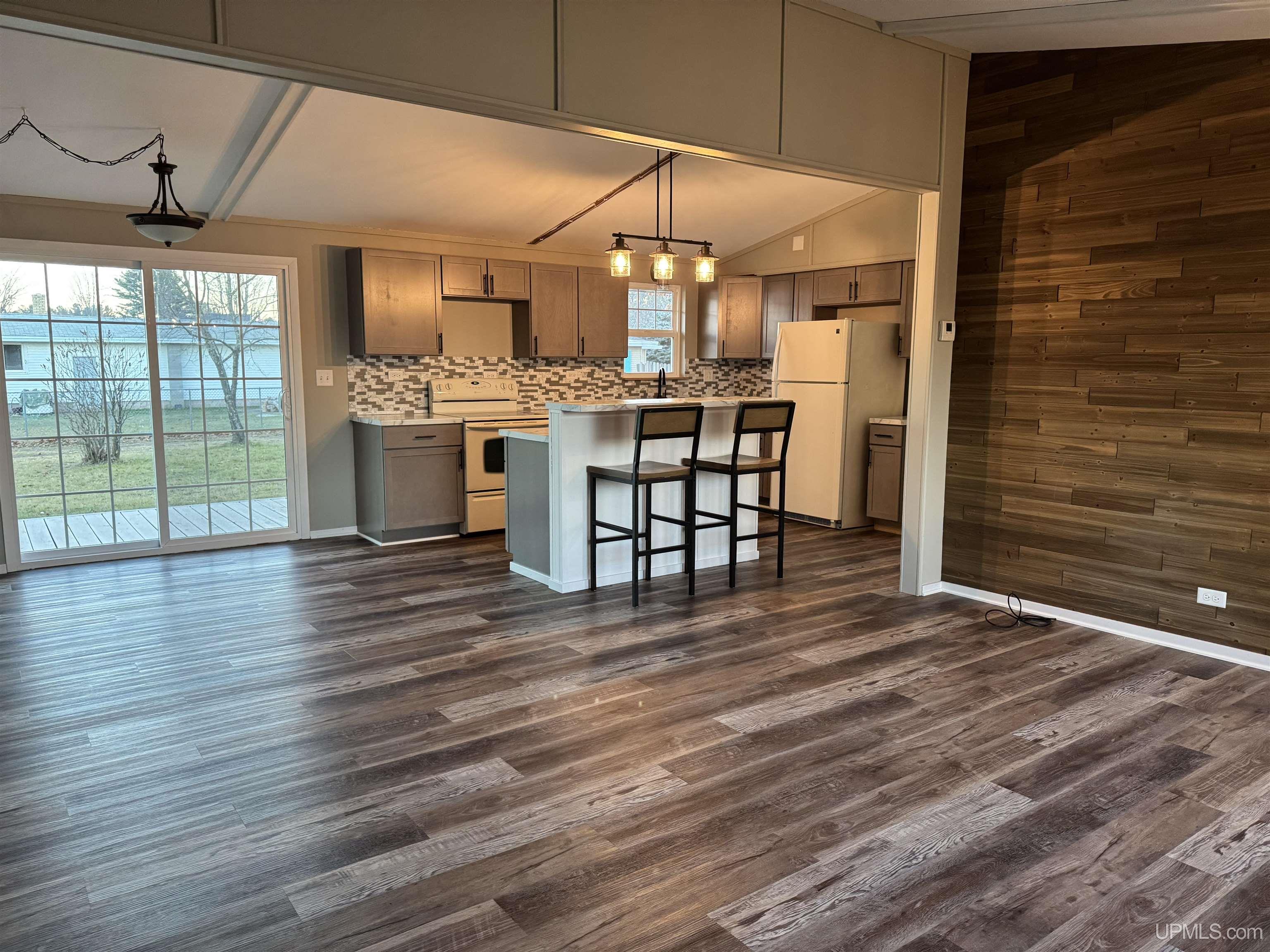 1755 South Rose Street Ishpeming, MI 49849 - Photo 2 of 18