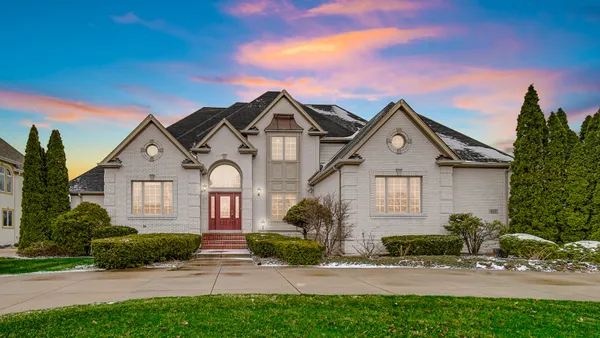 $950,000 | 917 Royal Dublin Lane, Dyer, IN 46311