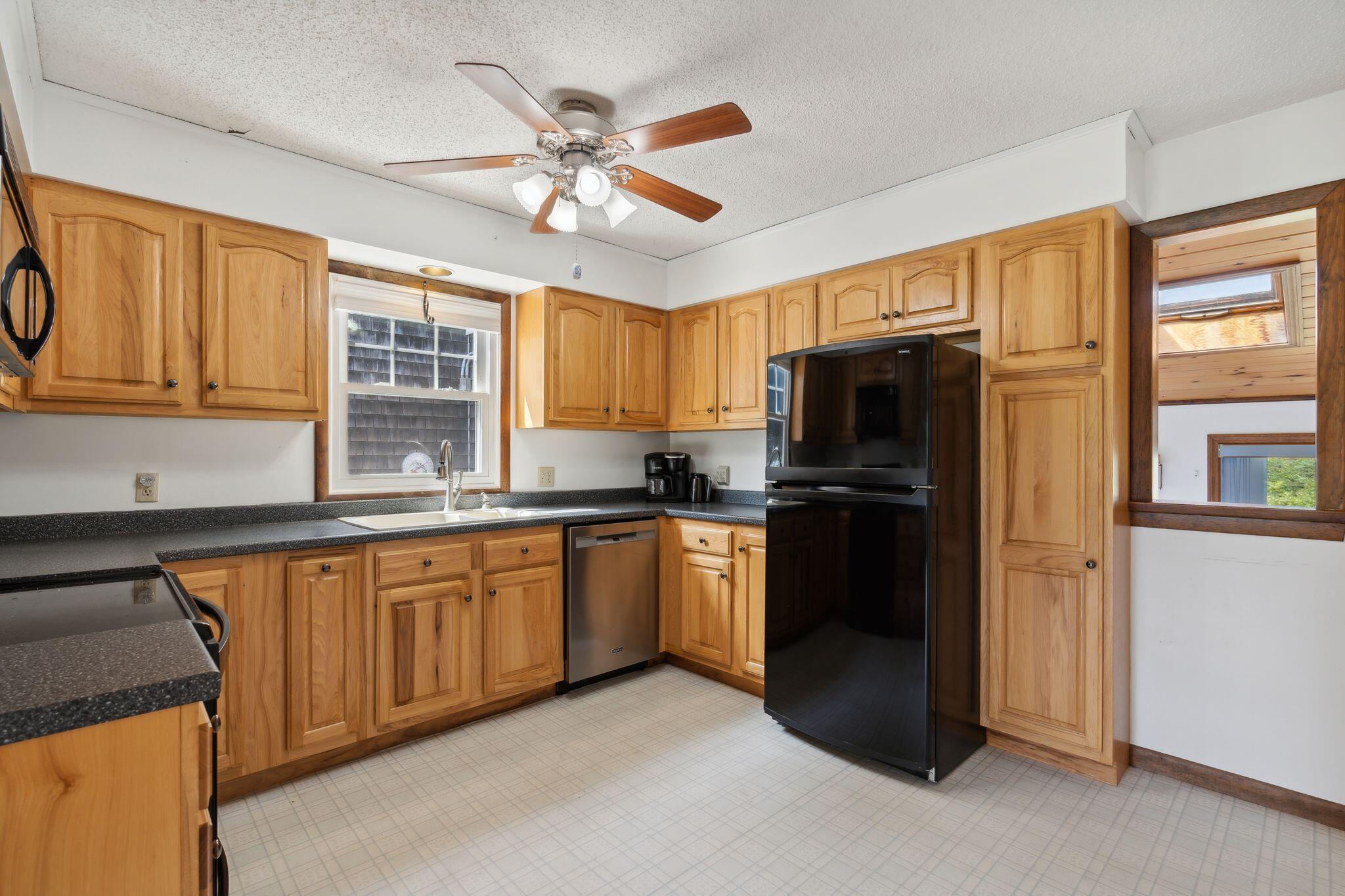 55 West Meadow Road Thomaston, ME 04861 - Photo 12 of 27 kitchen