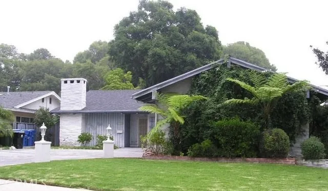 $1,200,000 | 6524 Petit Avenue, Van Nuys, CA 91406