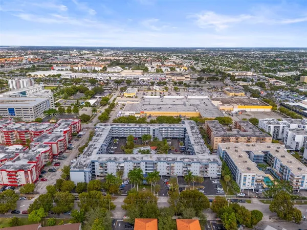 $239,900 | 1655 West 44th Place, Unit 448, Hialeah, FL 33012