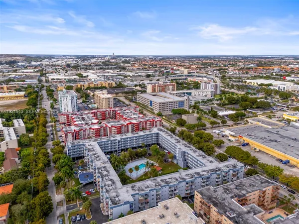 $239,900 | 1655 West 44th Place, Unit 448, Hialeah, FL 33012