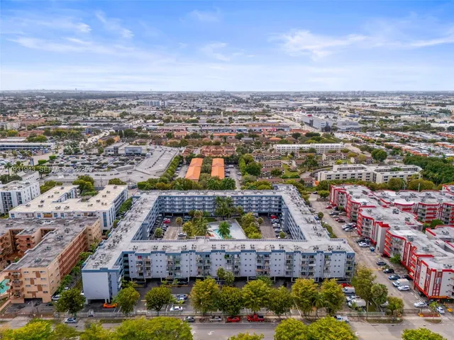 $275,000 | 1655 West 44th Place, Unit 448, Hialeah, FL 33012