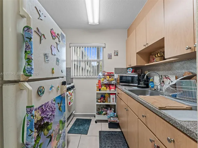 $275,000 | 1655 West 44th Place, Unit 448, Hialeah, FL 33012