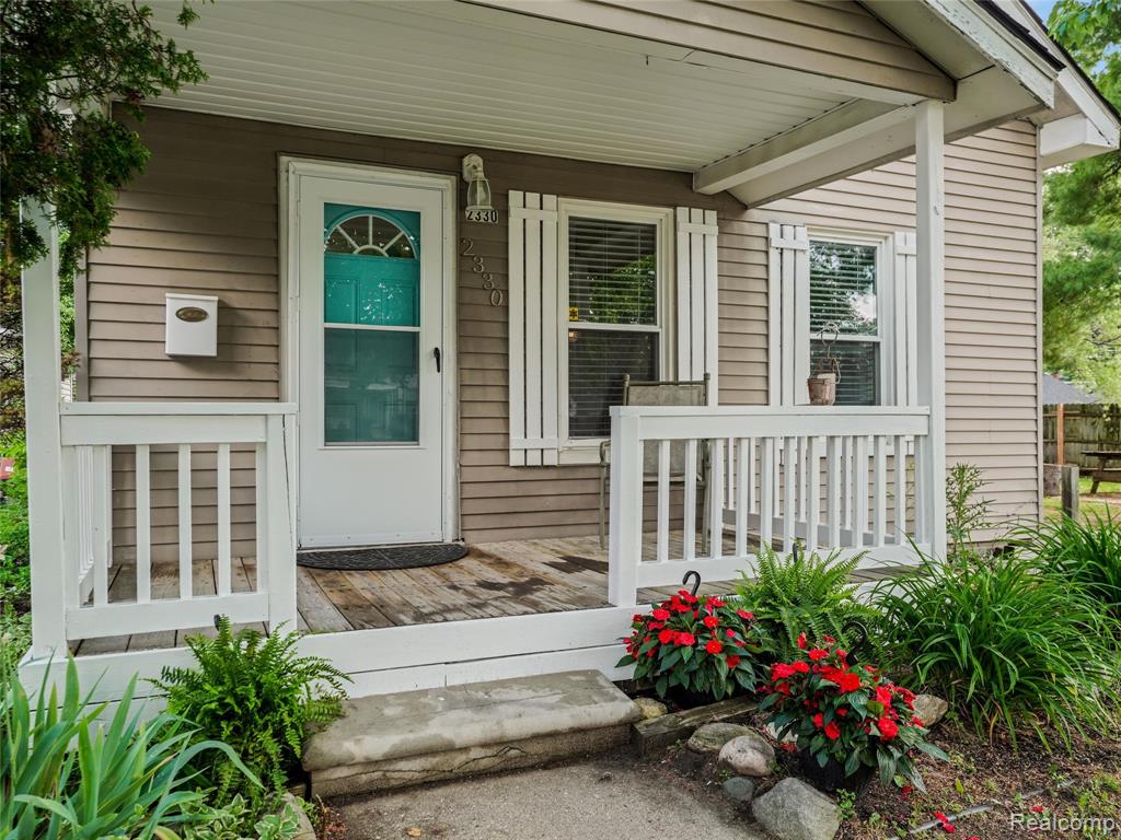 2330 Wiltshire Road Berkley, MI 48072 - Photo 2 of 21