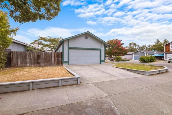$599,000 | 980 Stanislaus Way, Santa Rosa, CA 95401