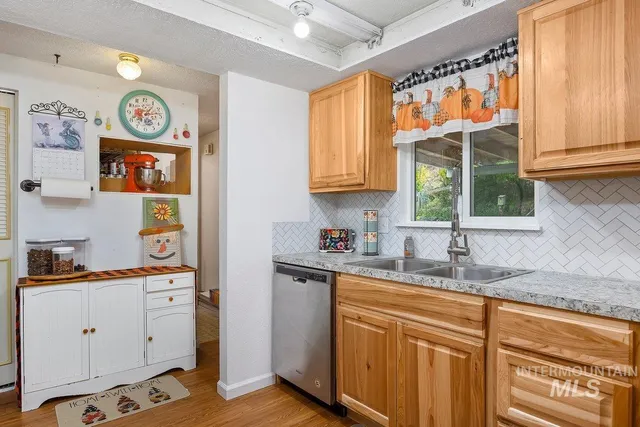 $380,000 | 598 North Gray Drive, King Hill, ID 83633