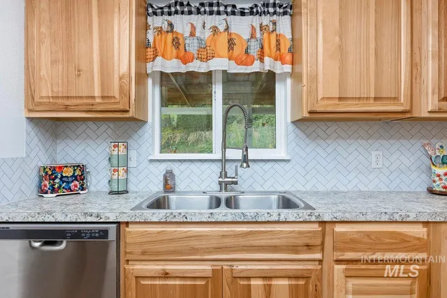 $380,000 | 598 North Gray Drive, King Hill, ID 83633