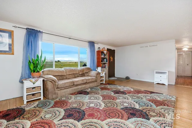 $380,000 | 598 North Gray Drive, King Hill, ID 83633