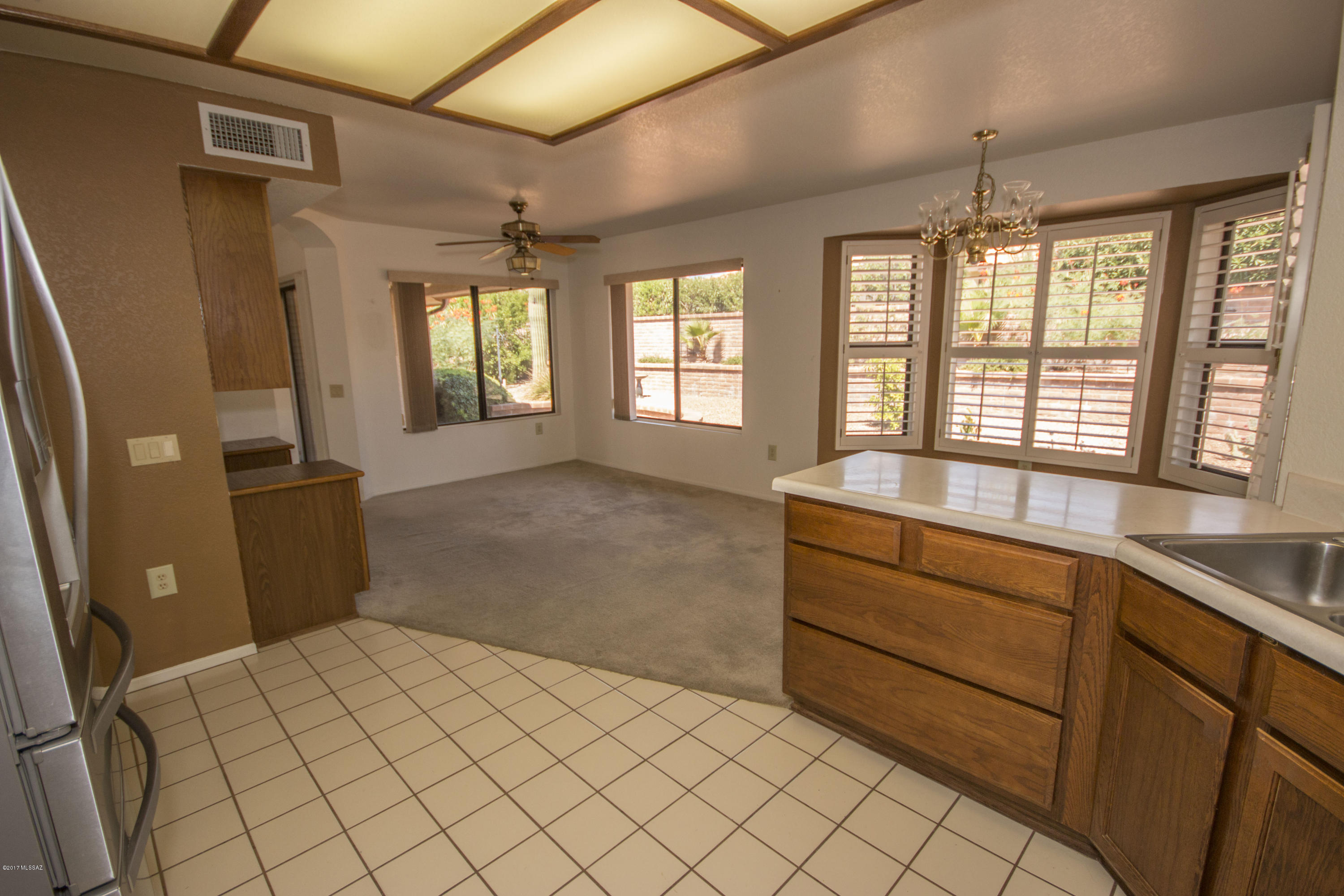 945 East Rising Sun Drive Oro Valley, AZ 85755 - Photo 13 of 24