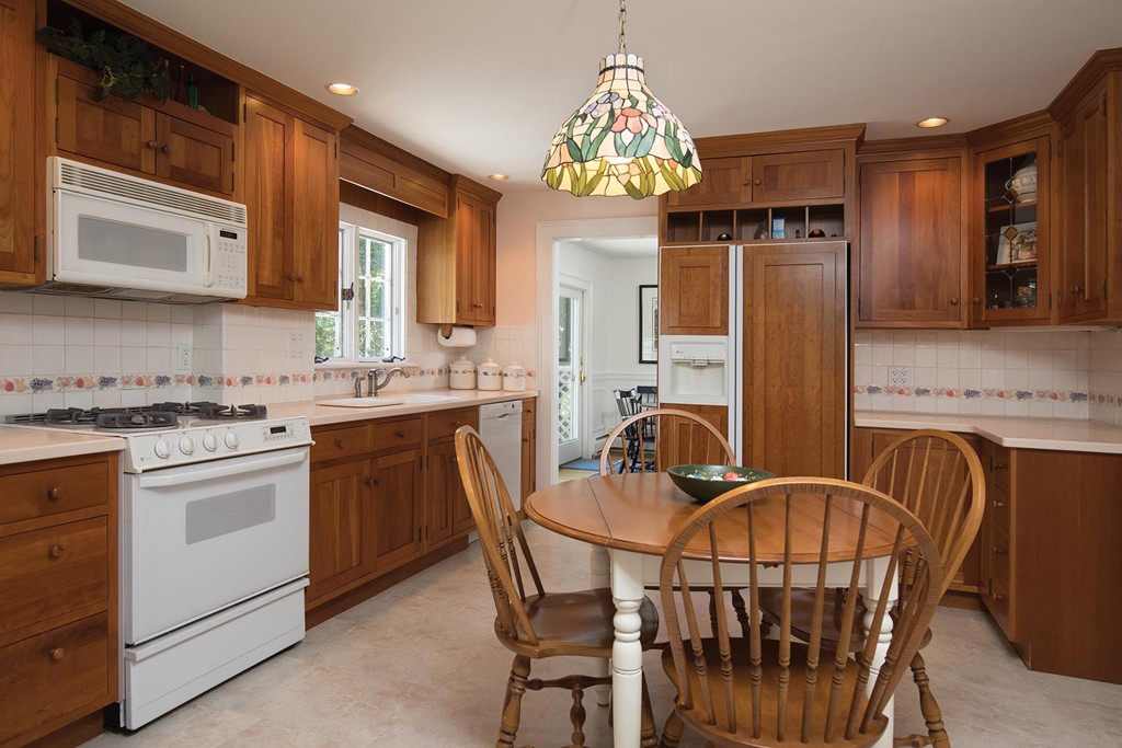 222 Winslow Road Newton, MA 02468 - Photo 4 of 7