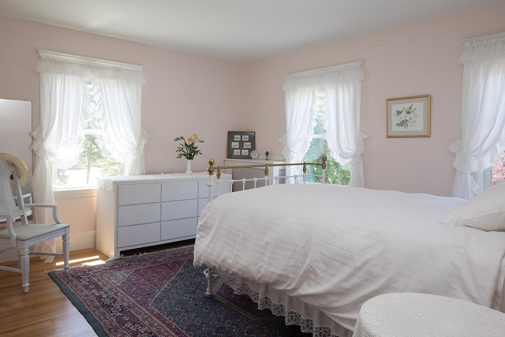 222 Winslow Road Newton, MA 02468 - Photo 6 of 7