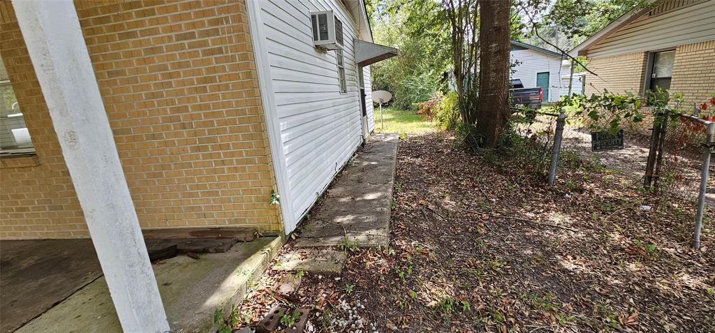 403 North Park Drive Springhill, LA 71075 - Photo 26 of 31 a view of a backyard with pathway