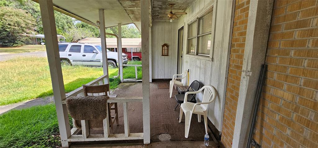 403 North Park Drive Springhill, LA 71075 - Photo 3 of 31 a view of balcony with couch