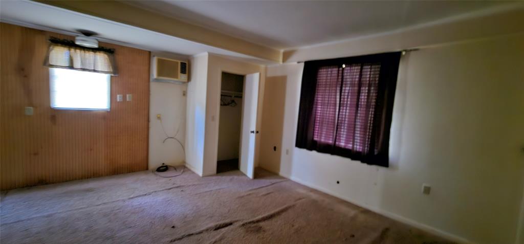 403 North Park Drive Springhill, LA 71075 - Photo 5 of 31 an empty room with windows