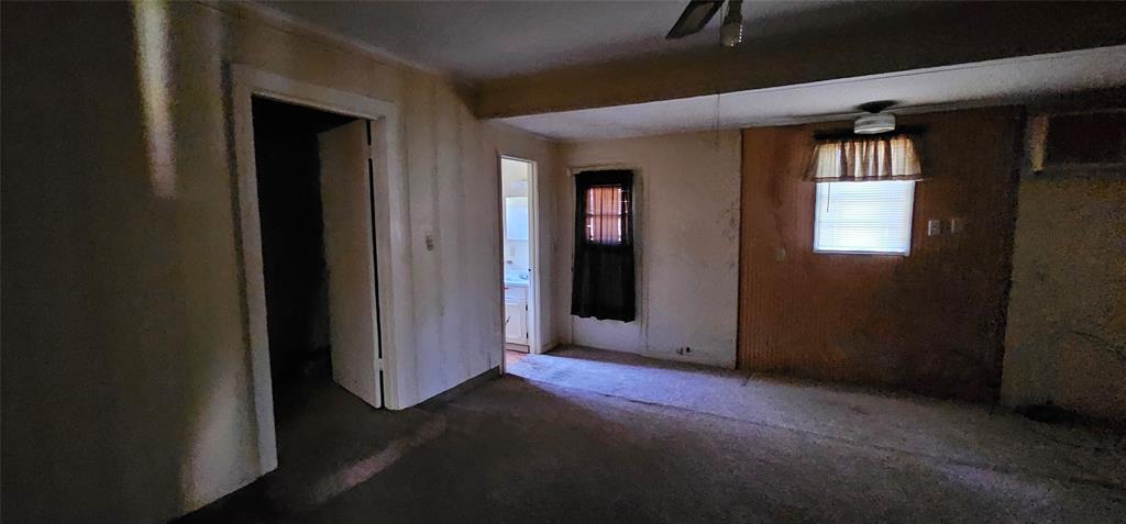 403 North Park Drive Springhill, LA 71075 - Photo 6 of 31 an empty room with windows
