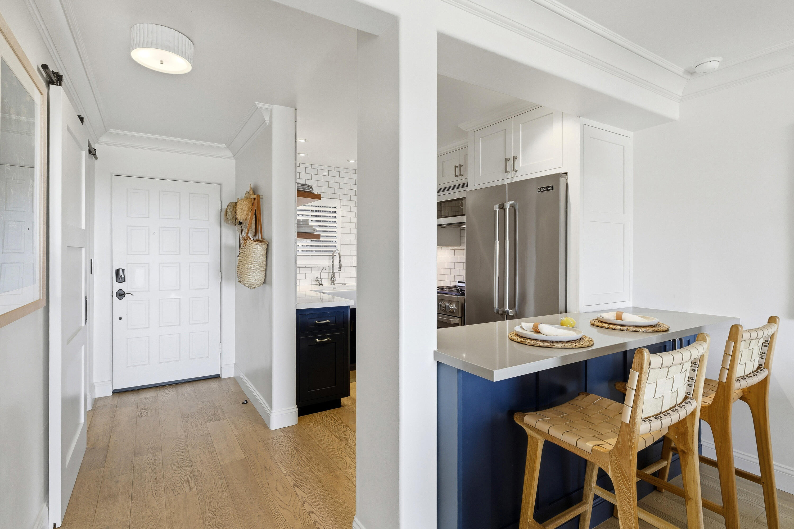 3375 Foothill Road, Unit 923 Carpinteria, CA 93013 - Photo 9 of 23 a view of a dining room with furniture