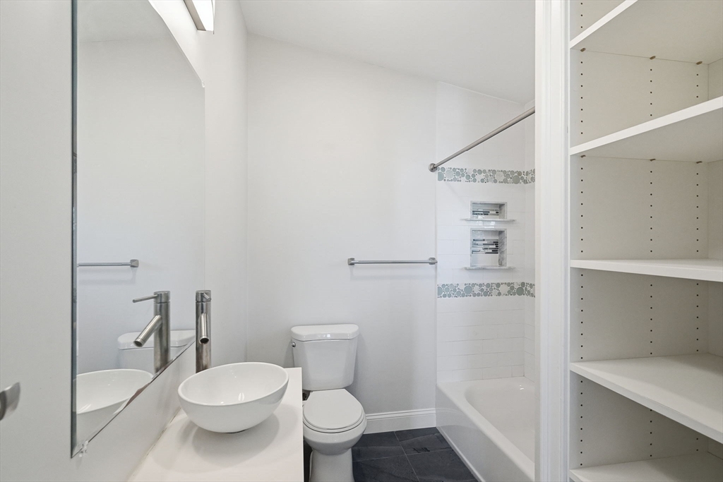 34 Underhill Street, Unit 4 Winthrop, MA 02152 - Photo 8 of 17