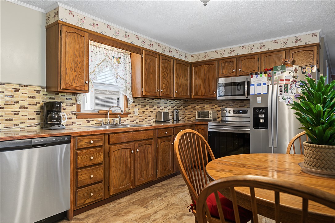 69 Thomas Street Woonsocket, RI 02895 - Photo 8 of 29 Gallery Image 8