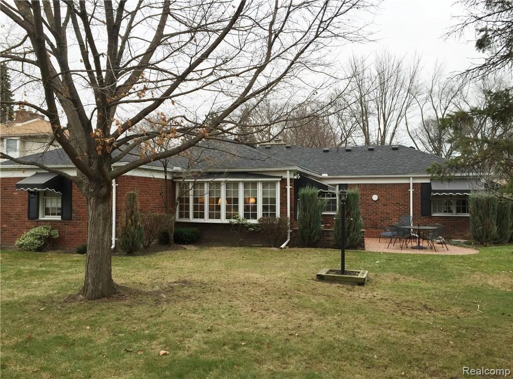 737 Shoreham Road Grosse Pointe, MI 48236 - Photo 19 of 21 Back view of home