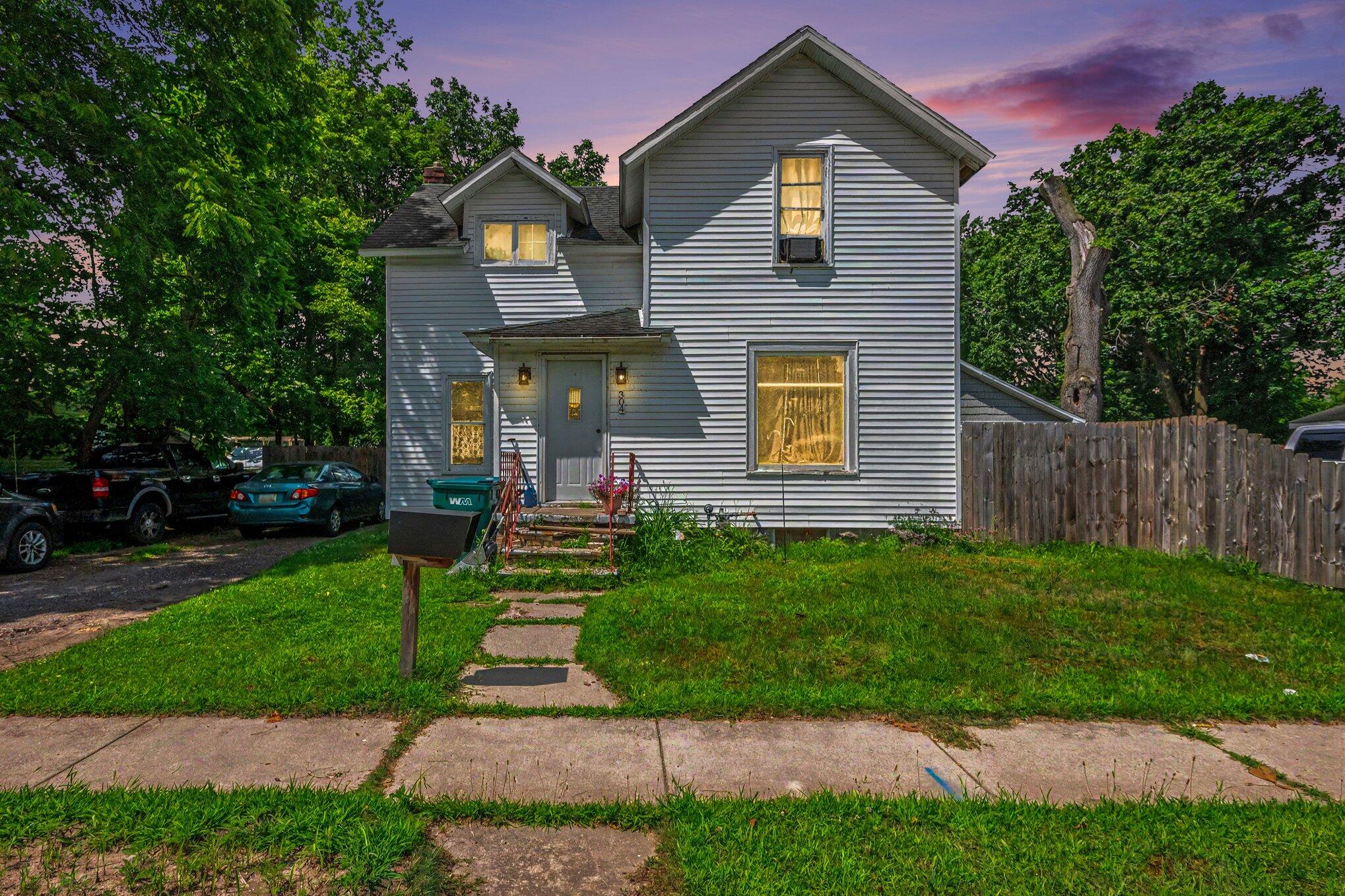 304 5th Avenue Three Rivers, MI 49093 - Photo 2 of 15 001_file_6337