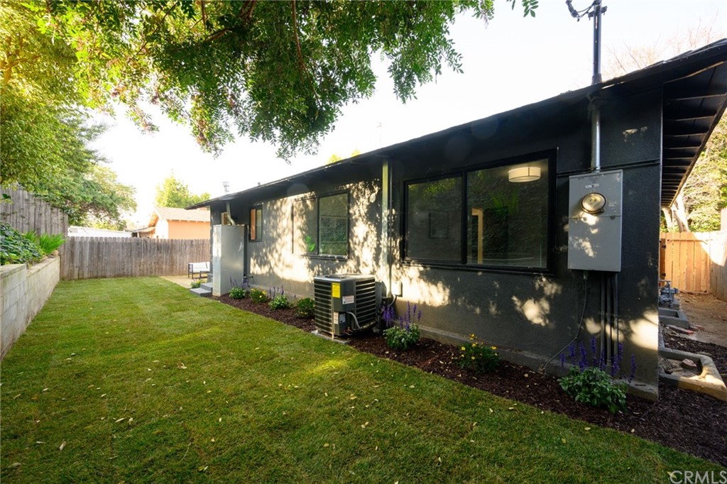 5418 Sanchez Drive Los Angeles, CA 90008 - Photo 28 of 28 a view of a house with a yard