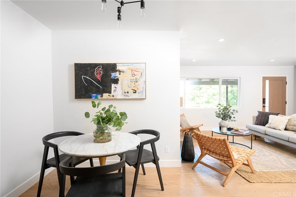 5418 Sanchez Drive Los Angeles, CA 90008 - Photo 10 of 28 a living room with furniture and a potted plant