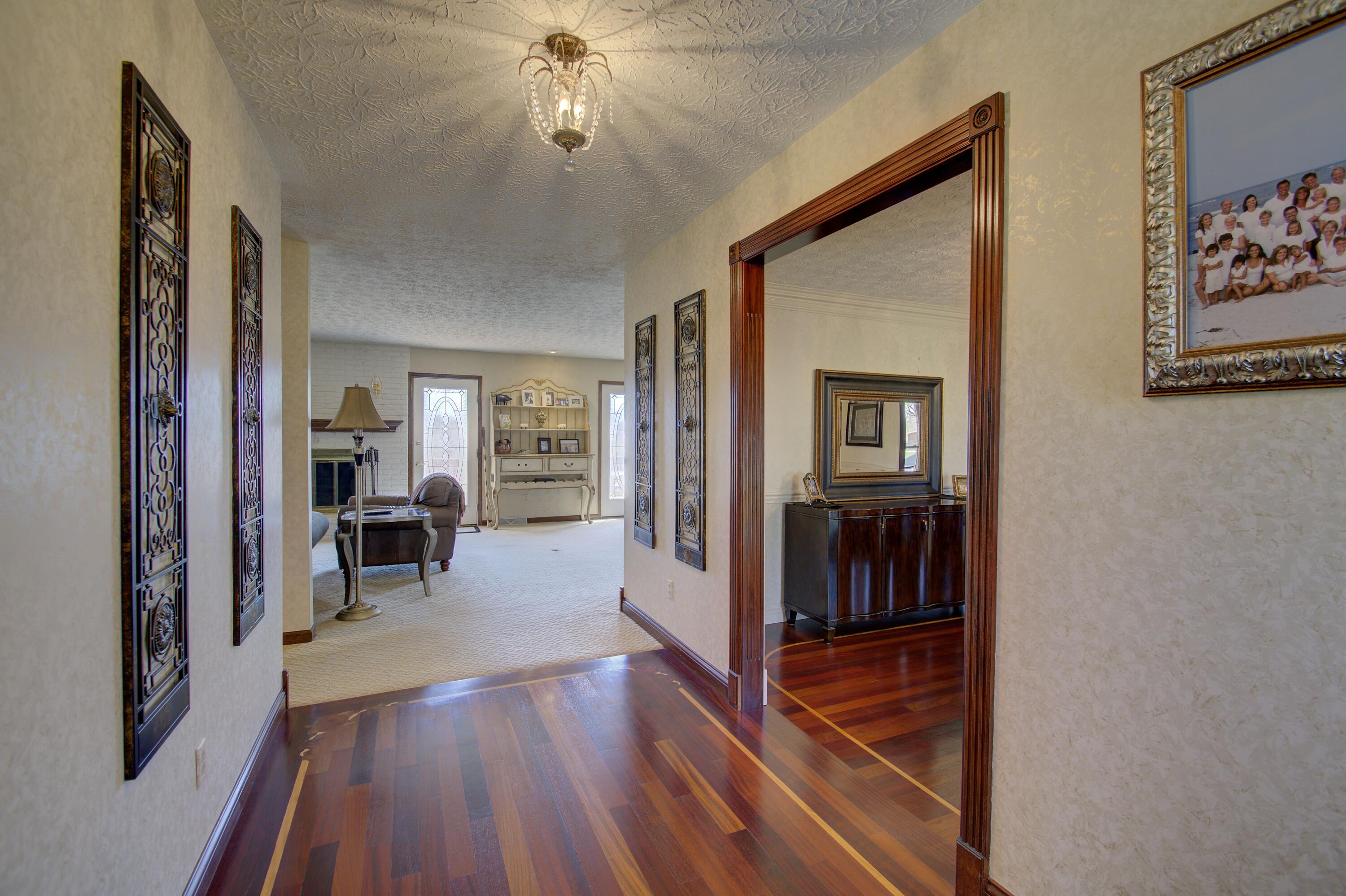 1526 Flintridge Road Florence, KY 41042 - Photo 10 of 39 Gallery Image 10