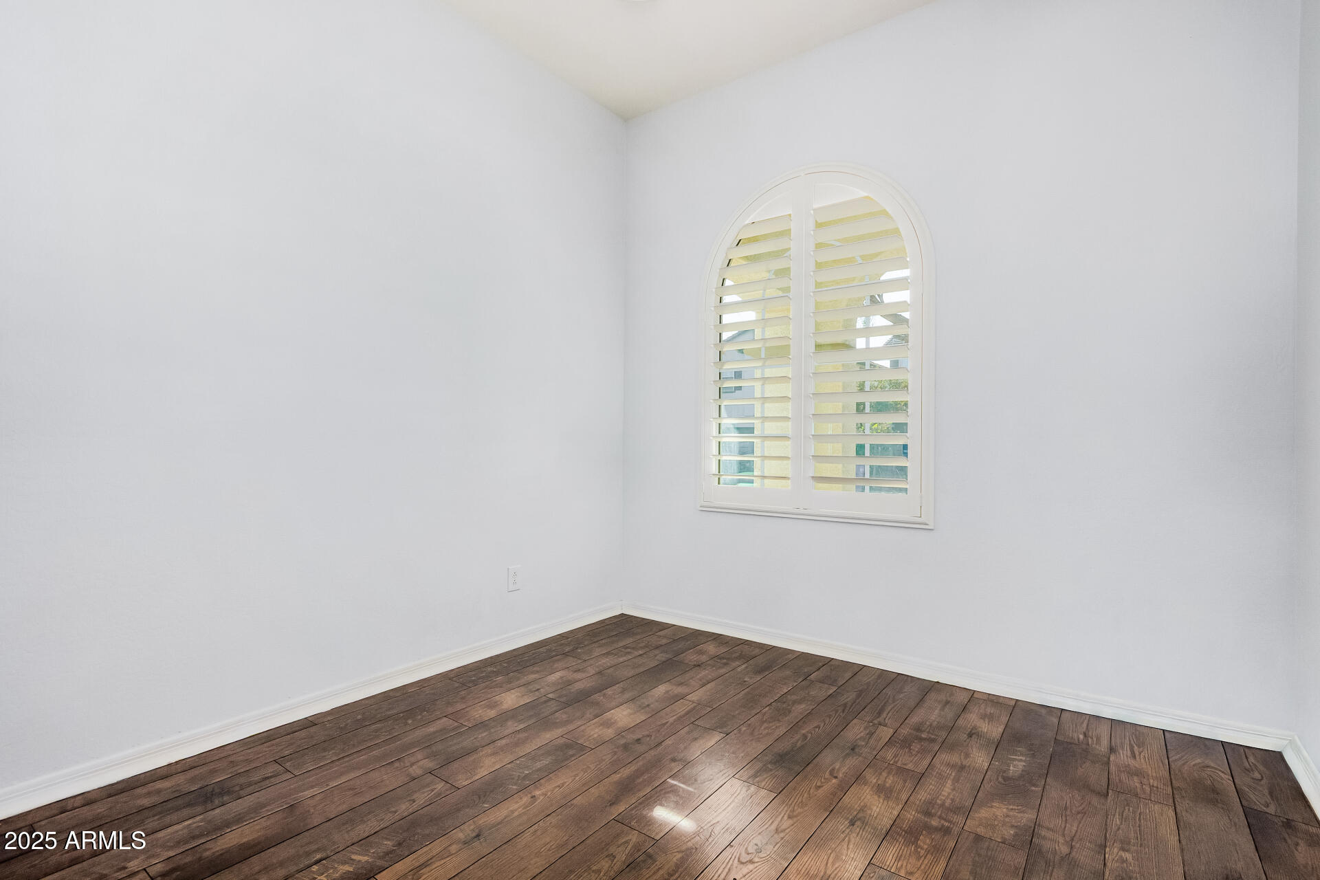 836 Gary Lane Phoenix, AZ 85042 - Photo 24 of 40 32 Gary