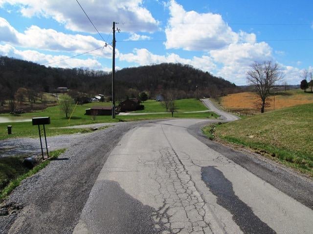 2325 Adair Road Peterstown, WV 24963 - Photo 11 of 34 Gallery Image 11
