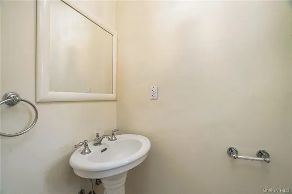$6,200 | 7 Susan Court, White Plains, NY 10605
