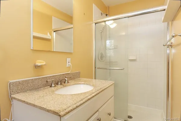 $6,200 | 7 Susan Court, White Plains, NY 10605