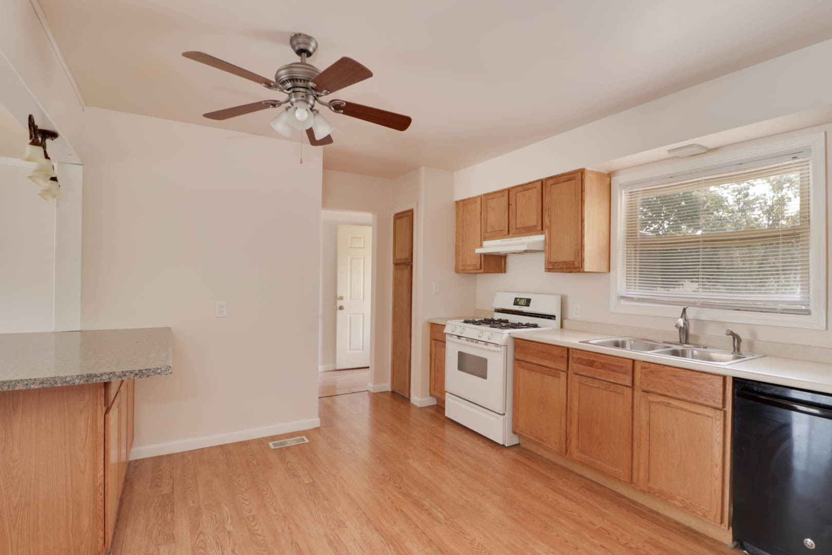 26 Hawthorne Drive Normal, IL 61761 - Photo 25 of 31