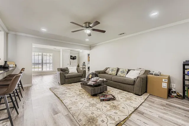 $435,000 | 2801 Peachtree Lane, Pantego, TX 76013