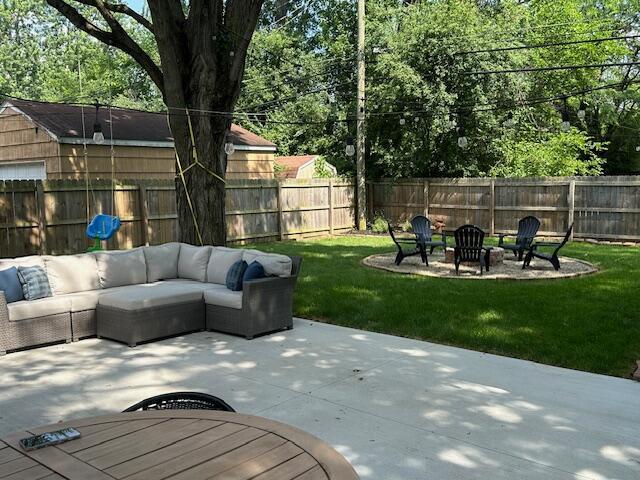 2486 Cranford Road Columbus, OH 43221 - Photo 3 of 35 Privacy