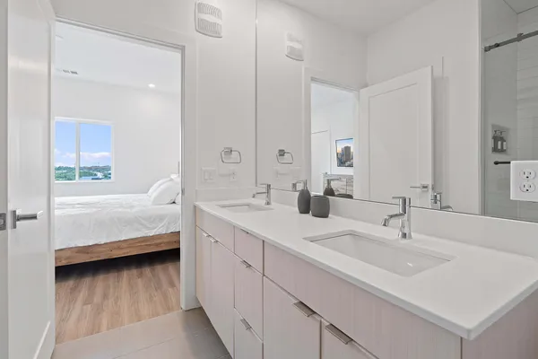 $1,325 | 4802 South Congress Avenue, Unit 311, Austin, TX 78745