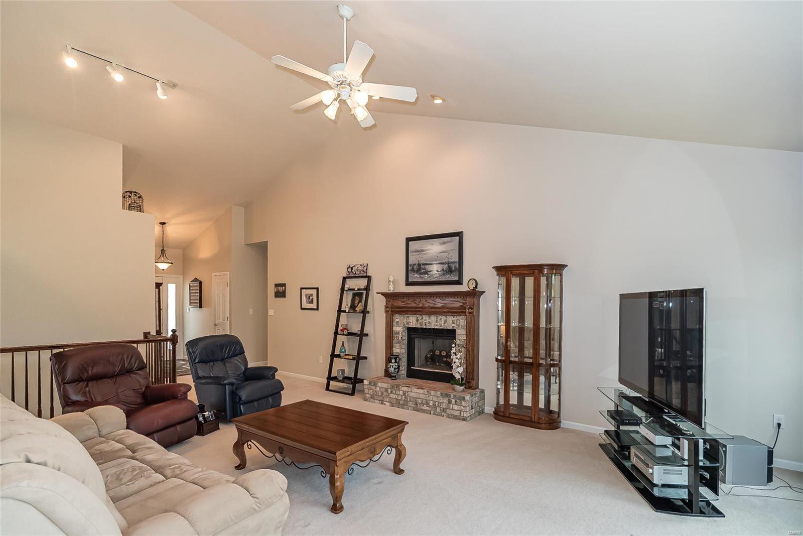 805 Castle Ridge Court Ballwin, MO 63021 - Photo 8 of 48 Gallery Image 8