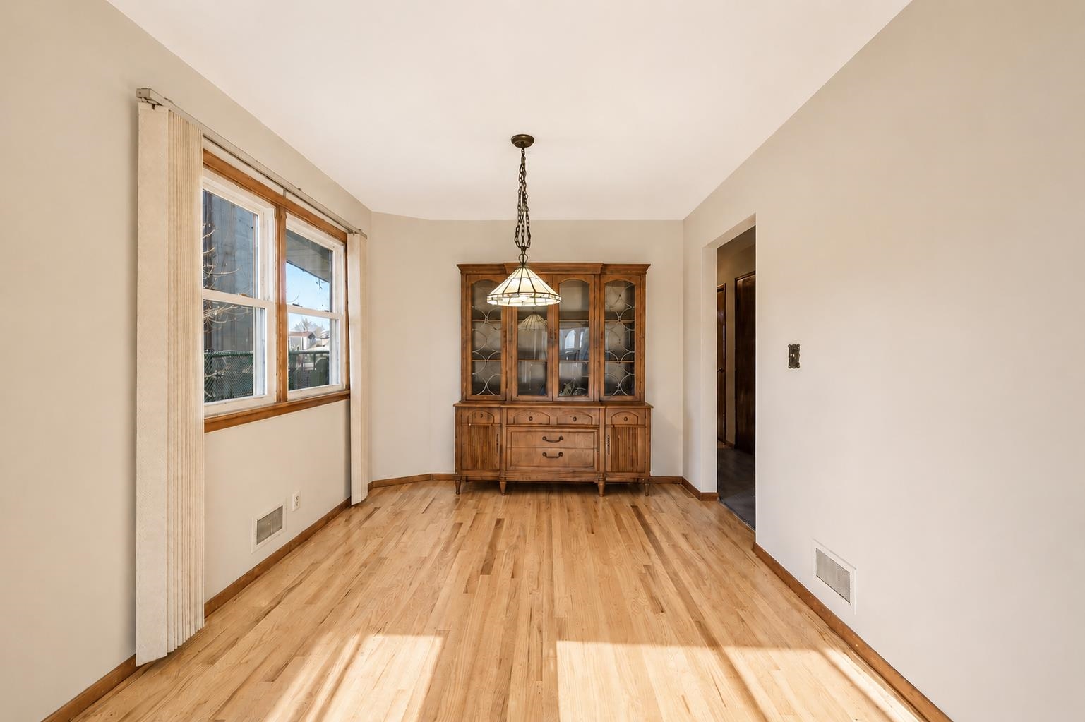 185 West 3rd Street, Unit 1 Bayonne, NJ 07002 - Photo 4 of 17