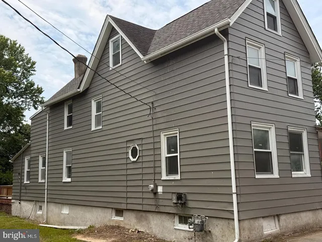 a view of a house with a garage
