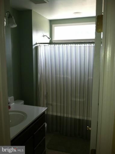18337 College Road Hagerstown, MD 21740 - Photo 6 of 11 Bath