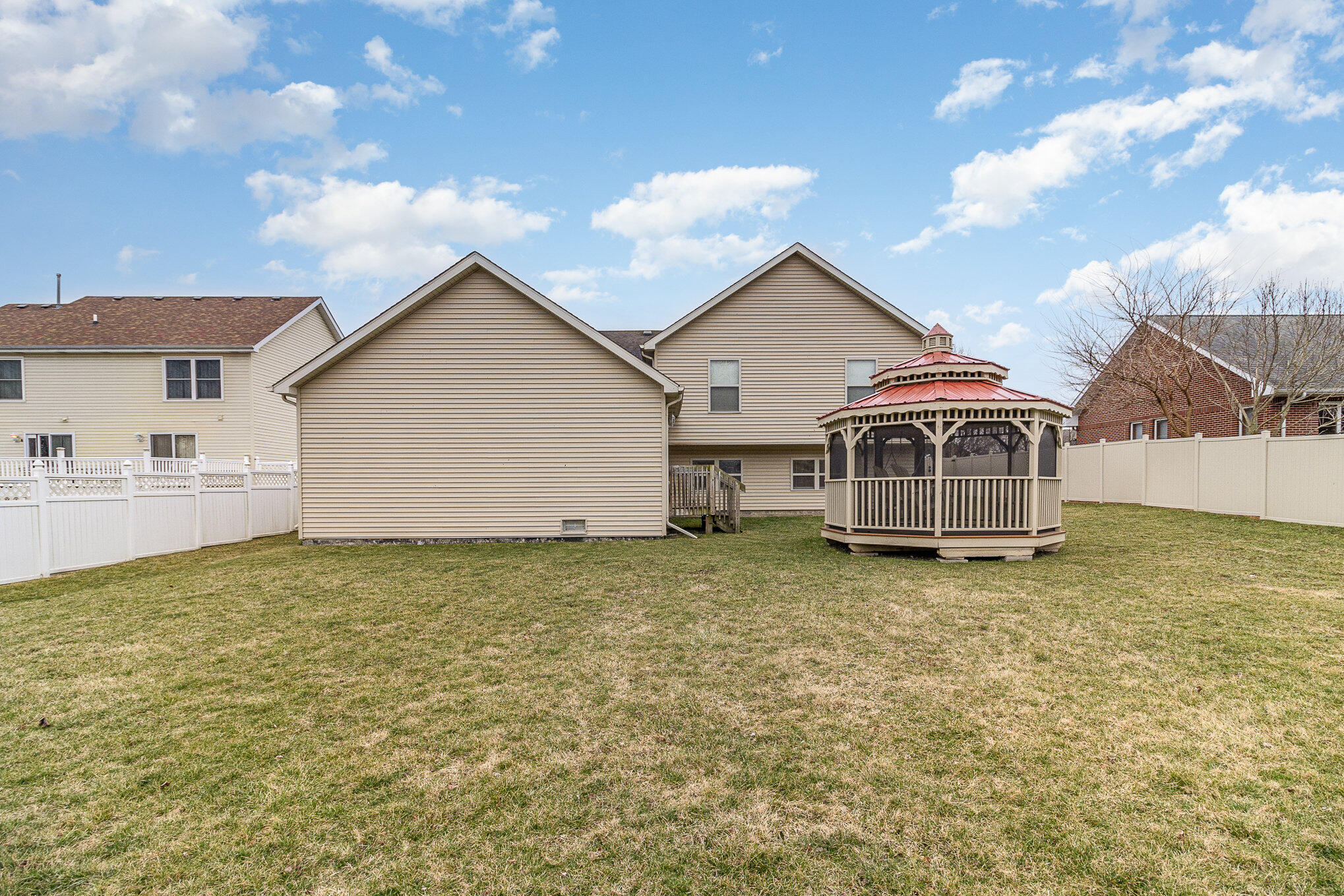 1427 Edgewater Road Crown Point, IN 46307 - Photo 10 of 13 2038x1359