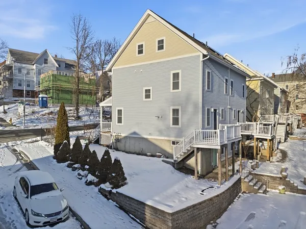 $425,000 | 200 Beacon Street, Worcester, MA 01610