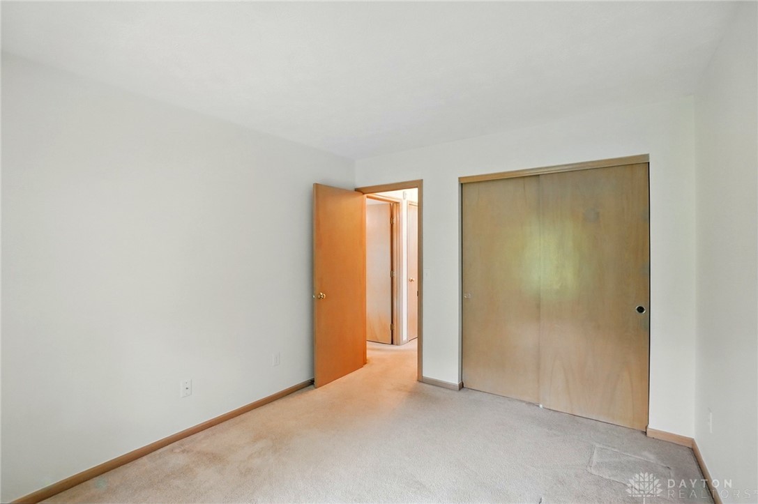 53 Pheasant Run Circle Springboro, OH 45066 - Photo 18 of 24 Second bedroom with closet