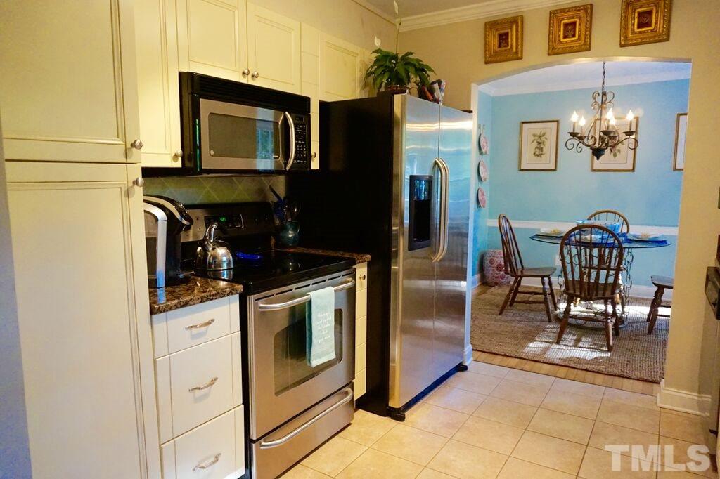 4605 Radcliff Road Raleigh, NC 27609 - Photo 6 of 20