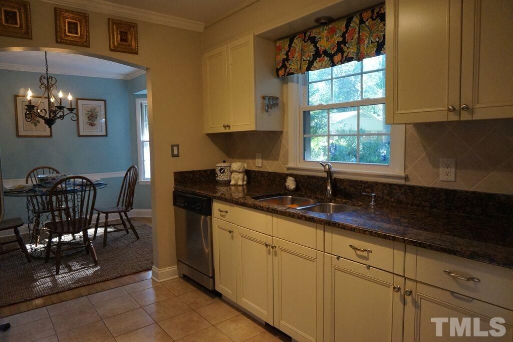 4605 Radcliff Road Raleigh, NC 27609 - Photo 7 of 20