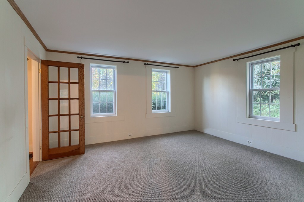 135 North Row Road Sterling, MA 01564 - Photo 3 of 30 Gallery Image 3