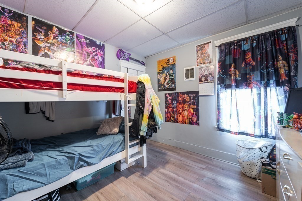 217 Beacon Street Worcester, MA 01610 - Photo 14 of 39 a room with musical instruments