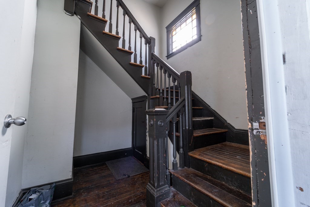 217 Beacon Street Worcester, MA 01610 - Photo 35 of 39 a view of entryway