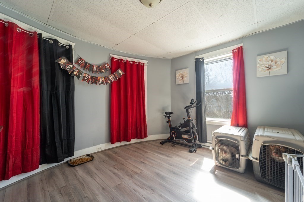 217 Beacon Street Worcester, MA 01610 - Photo 9 of 39