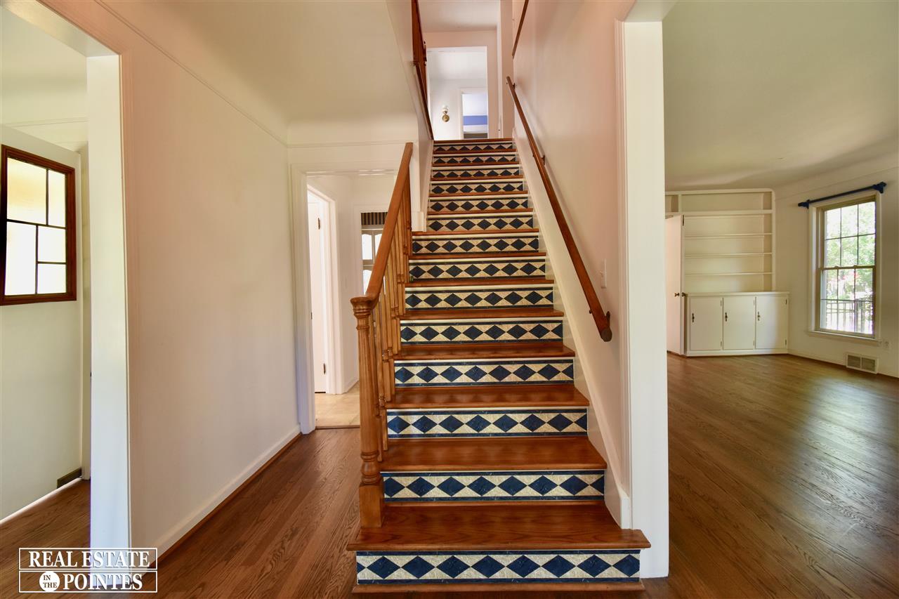 1699 Severn Road Grosse Pointe Woods, MI 48236 - Photo 10 of 28